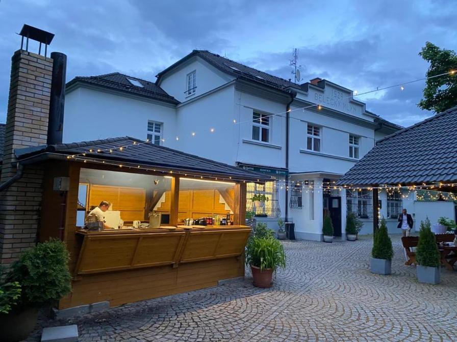 Penzion A Restaurace Belecky Mlyn Pteni Exterior foto